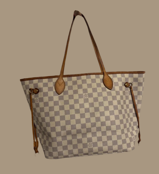 LOUIS VUITTON
Cabas en toile Neverfull